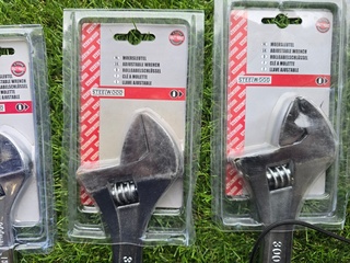 Moersleutels Steelwood, partij
